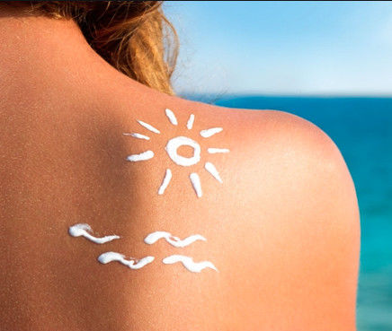 Aditivo absorbente de rayos UV de Octocrylene Absorbe tanto UVA como UVB para productos de protección solar CAS 6197-30-4