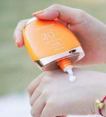 Homosalato CAS 118-56-9 El absorbente de luz UV protege la piel de los daños causados por los rayos UVB