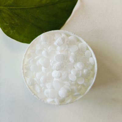 PEG-100 estearato y estearato de glicerilo Cas 9004-99-3 y 123-94-4 Emulsionante cosmético con buena biodegradabilidad