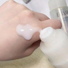 CAS 827596-80-5 PEG-30 Dipolihidroxistearato Emulsionante W/O para aplicaciones cosméticas