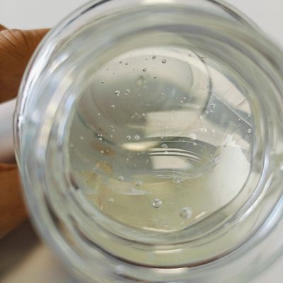 CAS131954-48-8 Polyquaternium-28 Polyquaterniums tiene un buen rendimiento de retención de rizos para productos de estilo