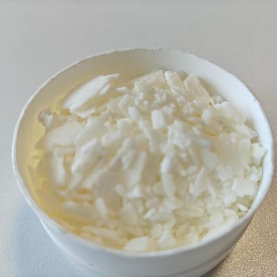 CAS 72175-39-4 PEG-20 Metil glucosa sesquistearato Material cosmético con capacidad emulsionante excepcional